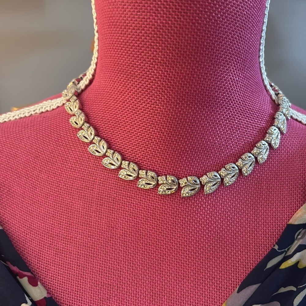 Napier vintage sparky 16” necklace.